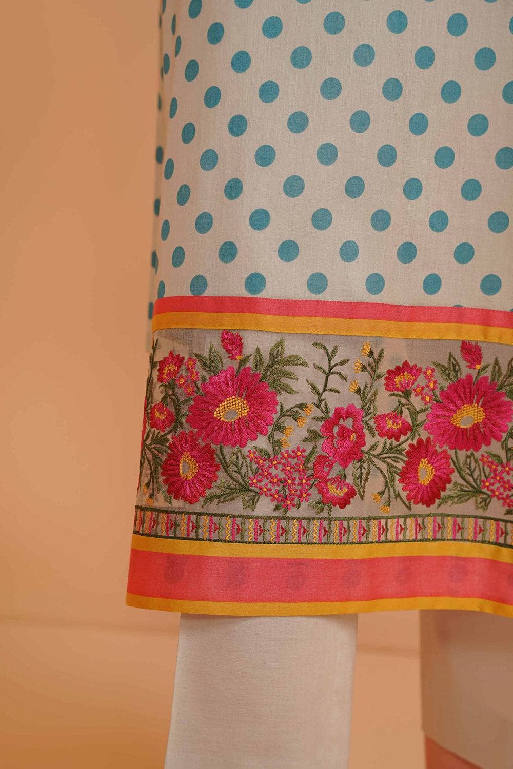 img_nishat_lawn_23_awwal_boutique