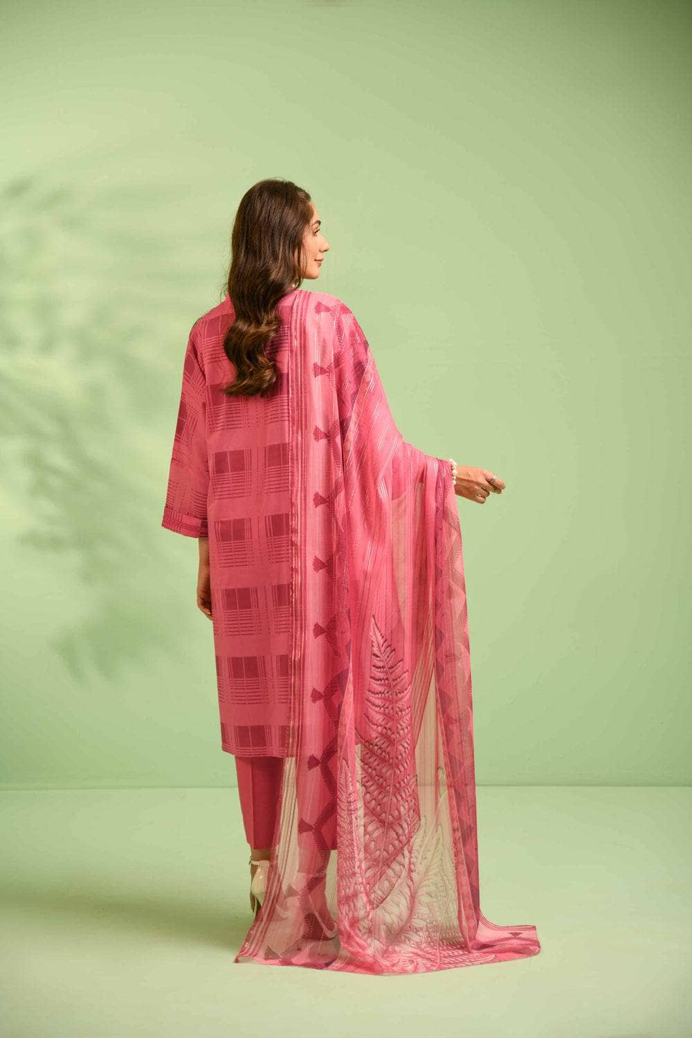 img_nishat_lawn_23_awwal_boutique