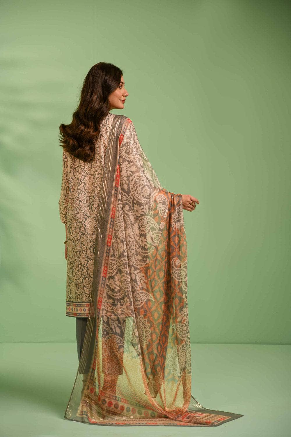 img_nishat_lawn_23_awwal_boutique