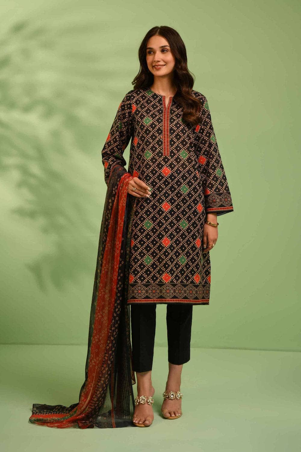 img_nishat_lawn_23_awwal_boutique
