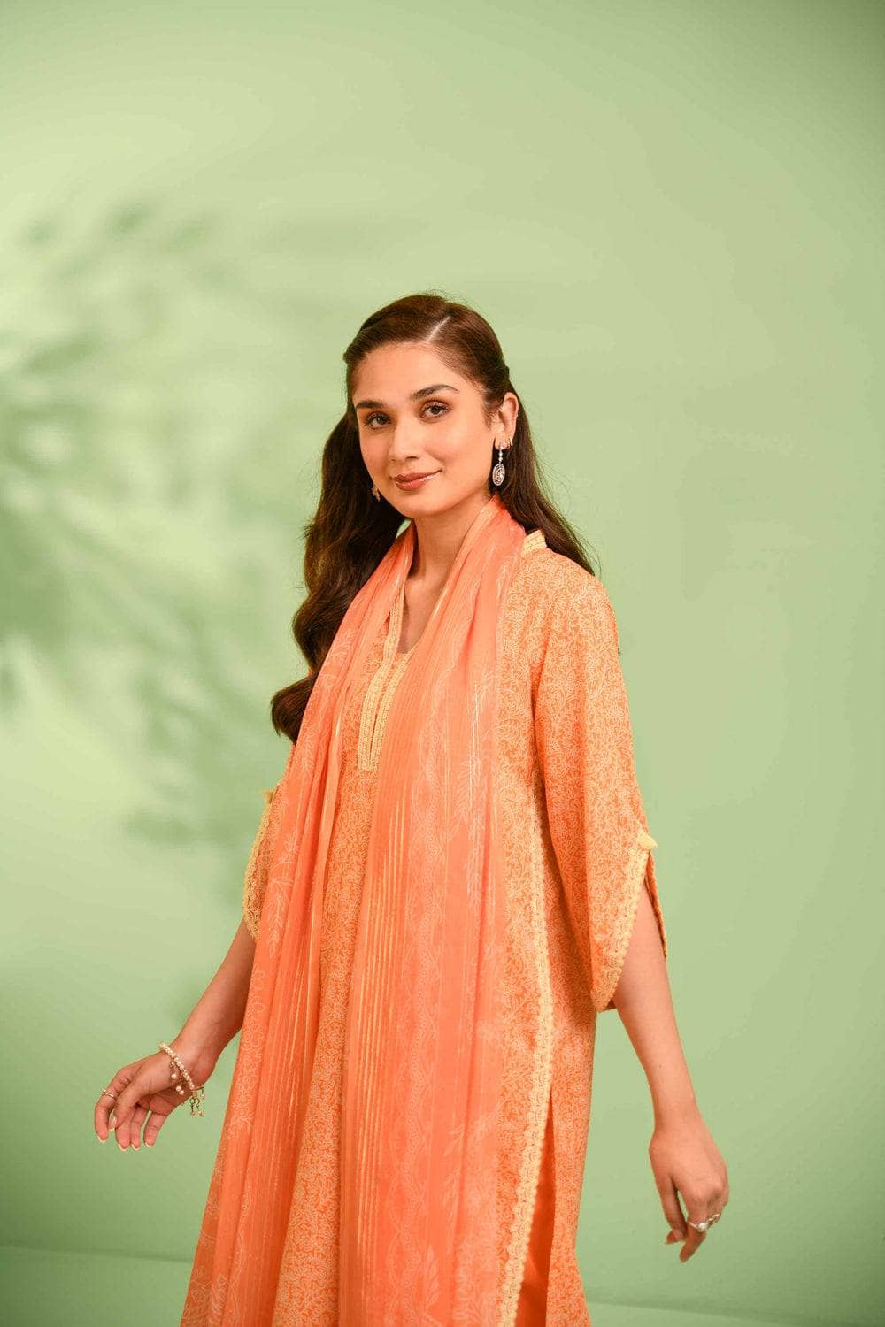 img_nishat_lawn_23_awwal_boutique