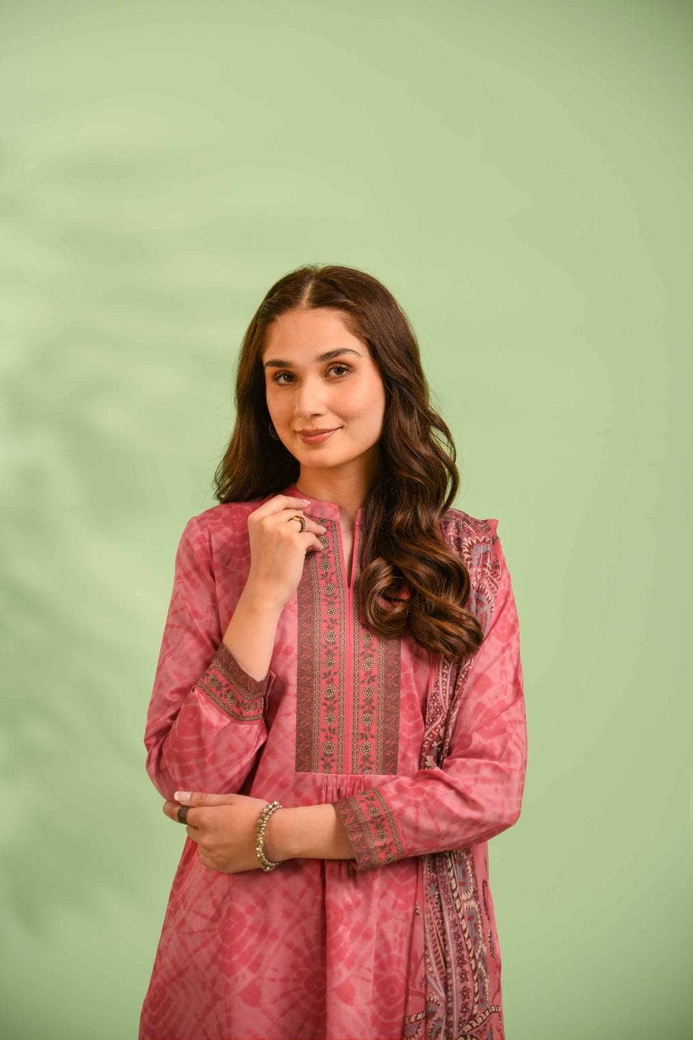 img_nishat_lawn_23_awwal_boutique