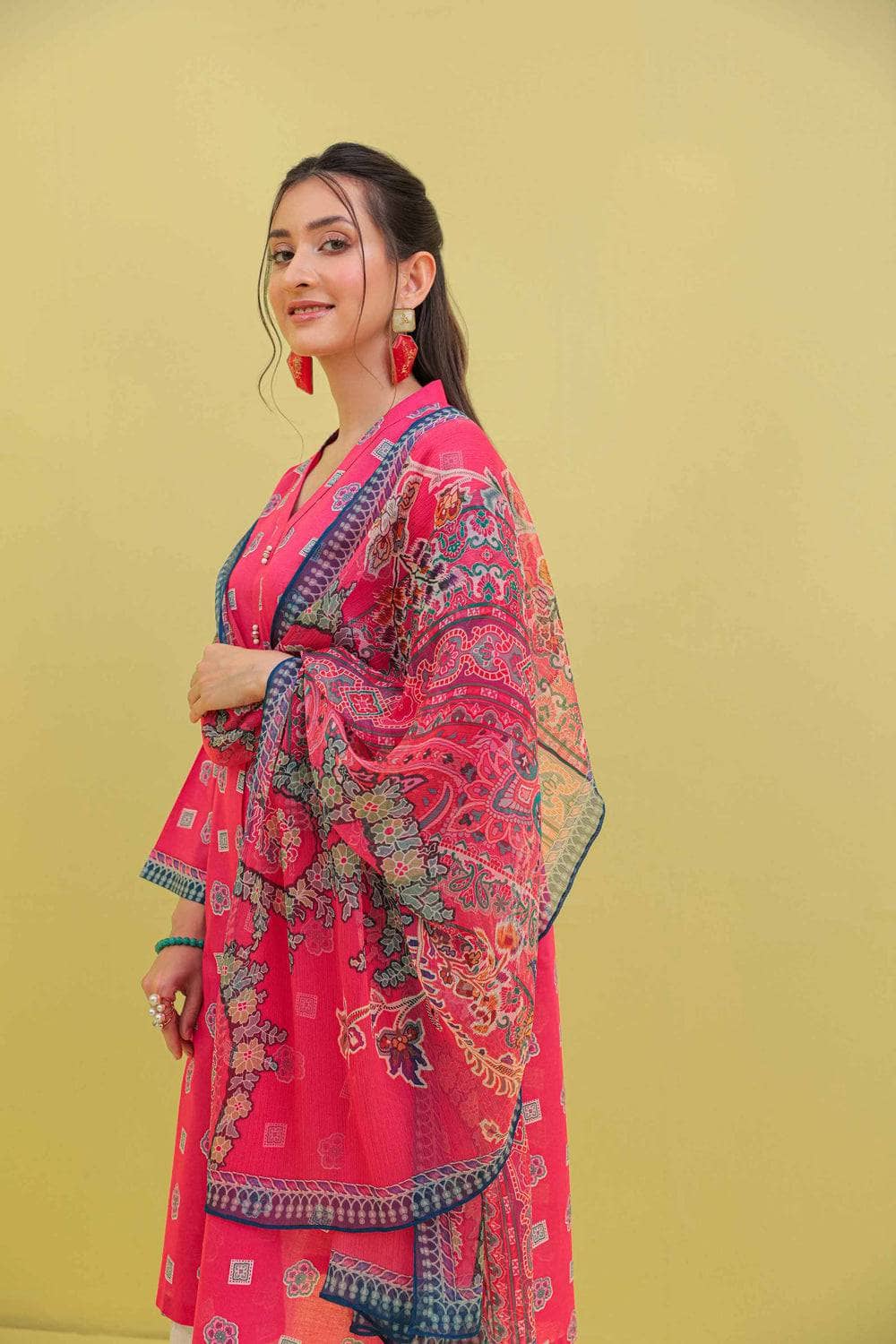img_nishat_lawn_23_awwal_boutique