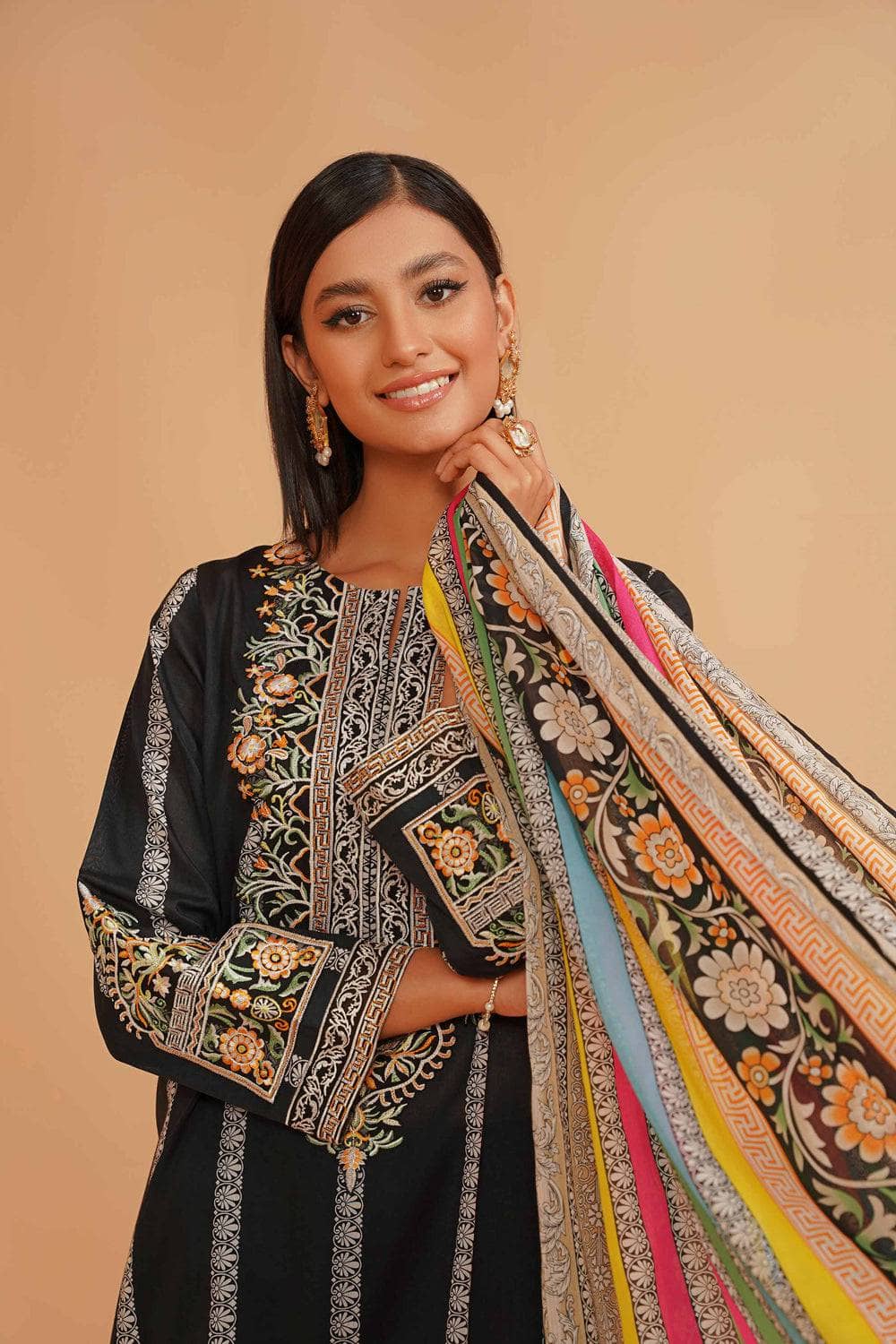 img_nishat_lawn_23_awwal_boutique