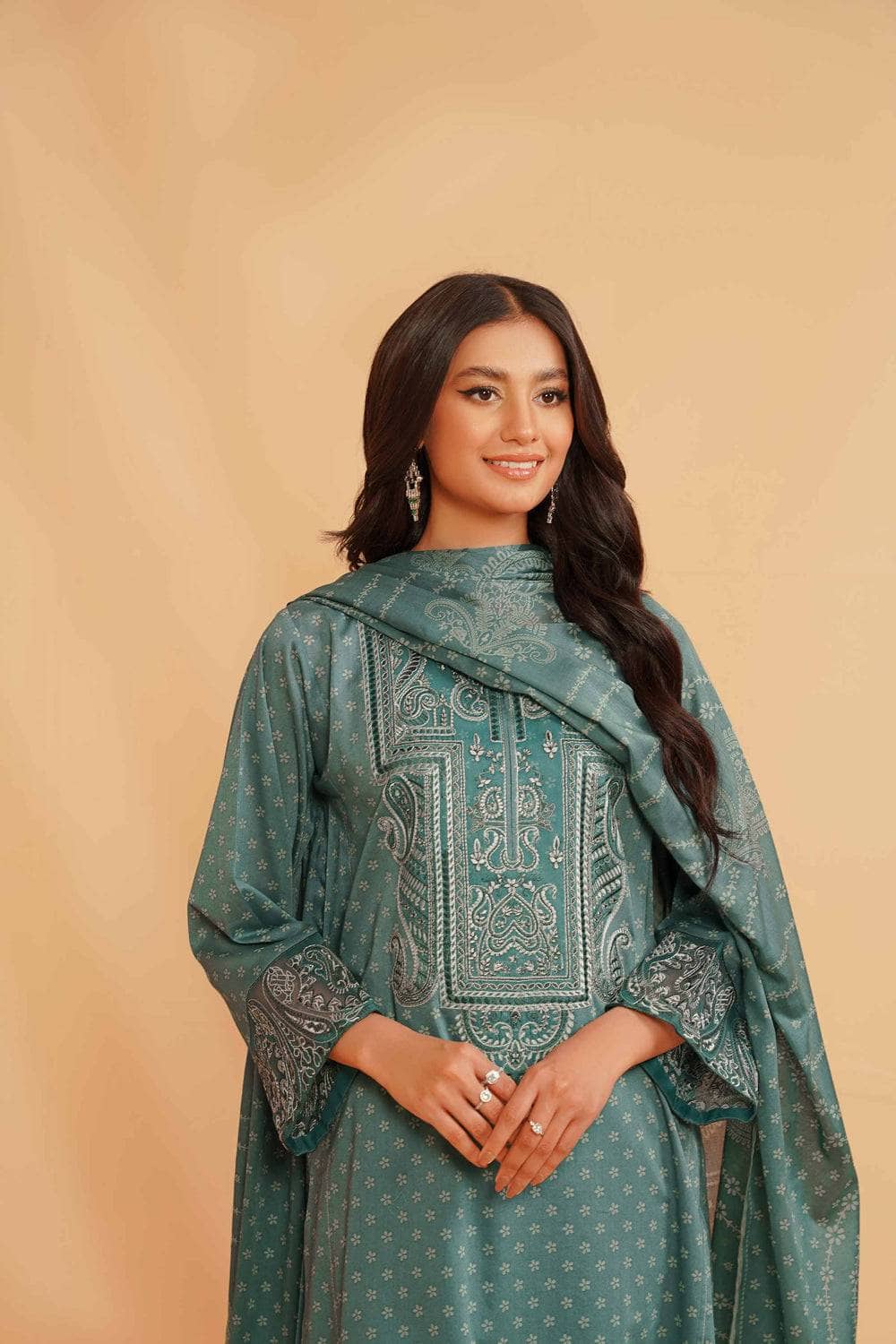 img_nishat_lawn_23_awwal_boutique
