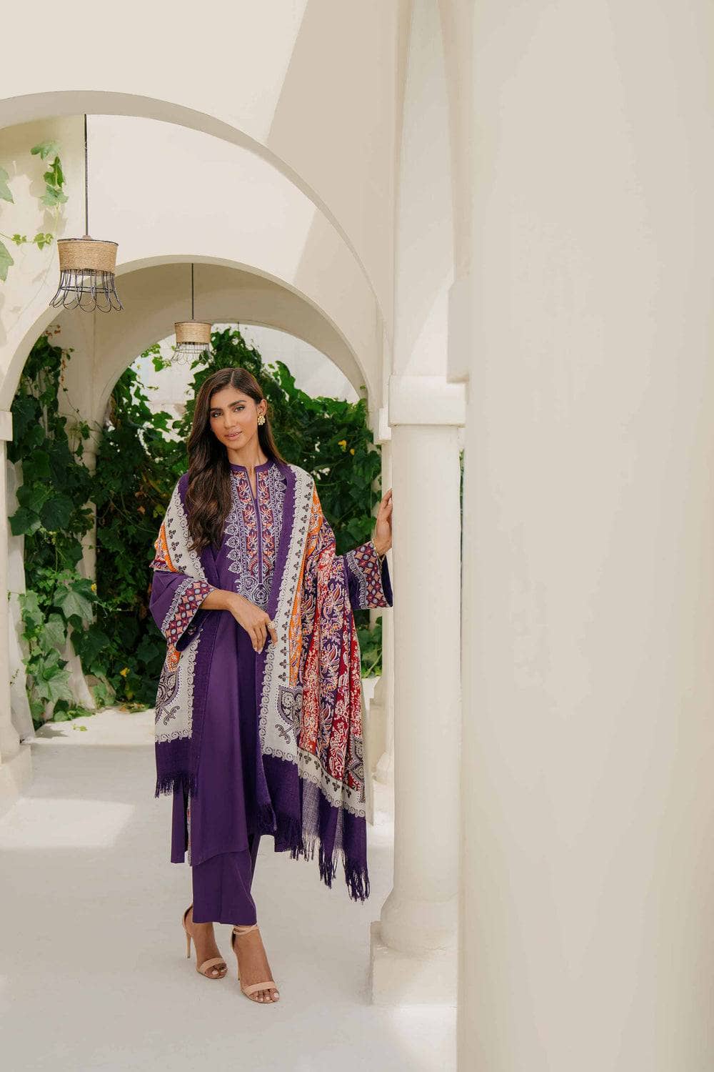 img_nishat_winter_23_awwal_boutique