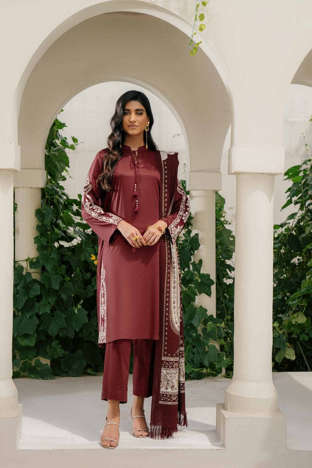 img_nishat_winter_23_awwal_boutique