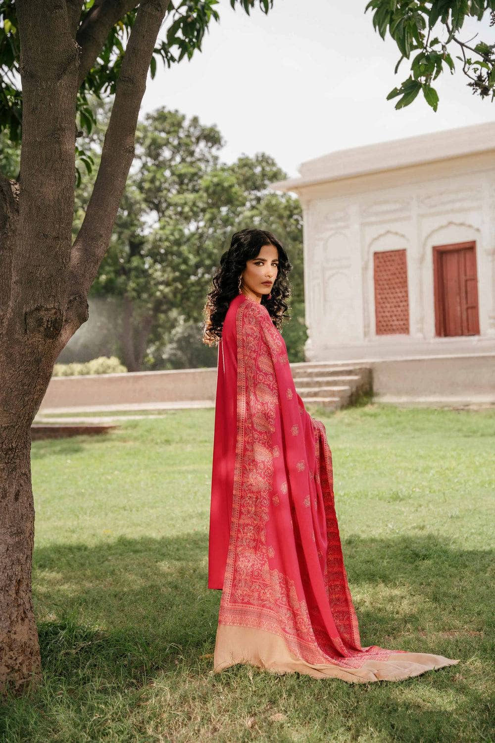 img_nishat_winter_23_awwal_boutique