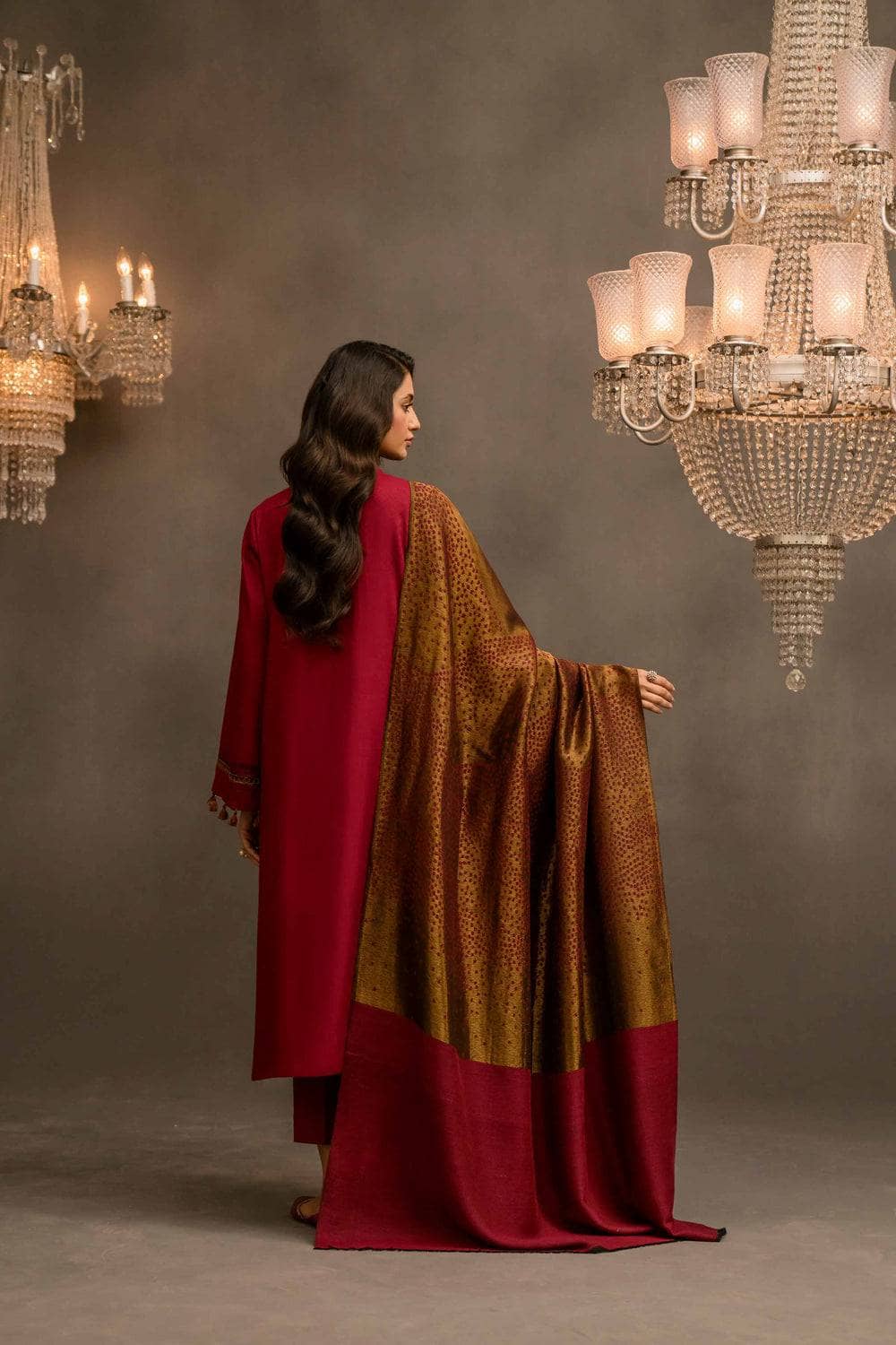 img_nishat_winter_23_awwal_boutique
