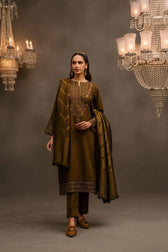 img_nishat_winter_23_awwal_boutique