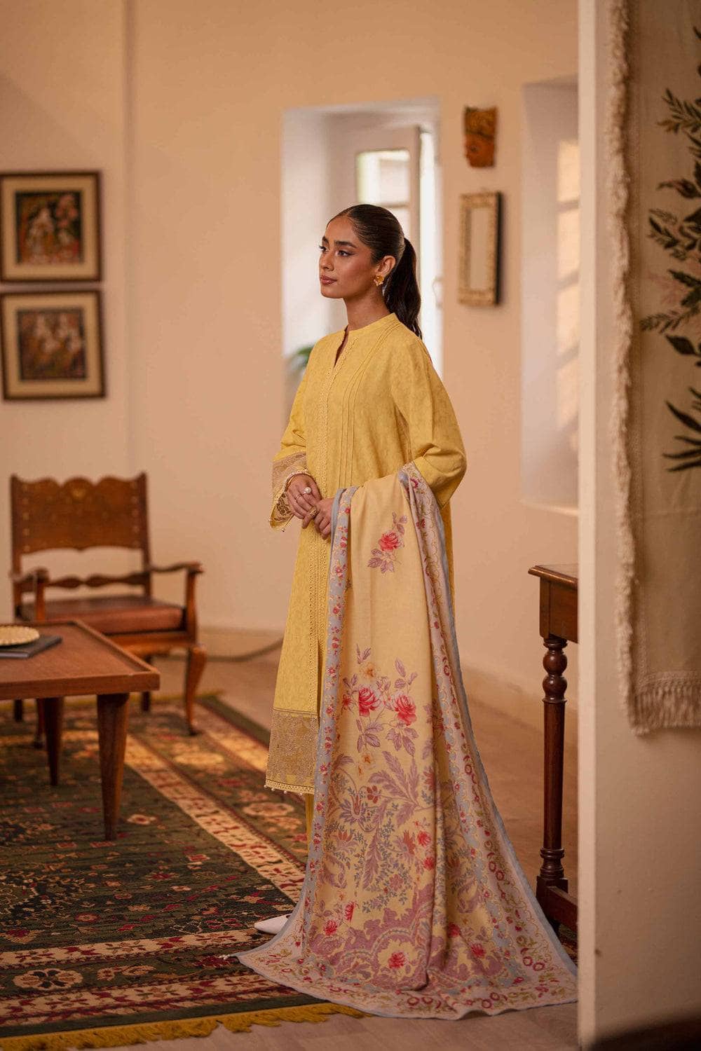 img_nishat_winter_23_awwal_boutique