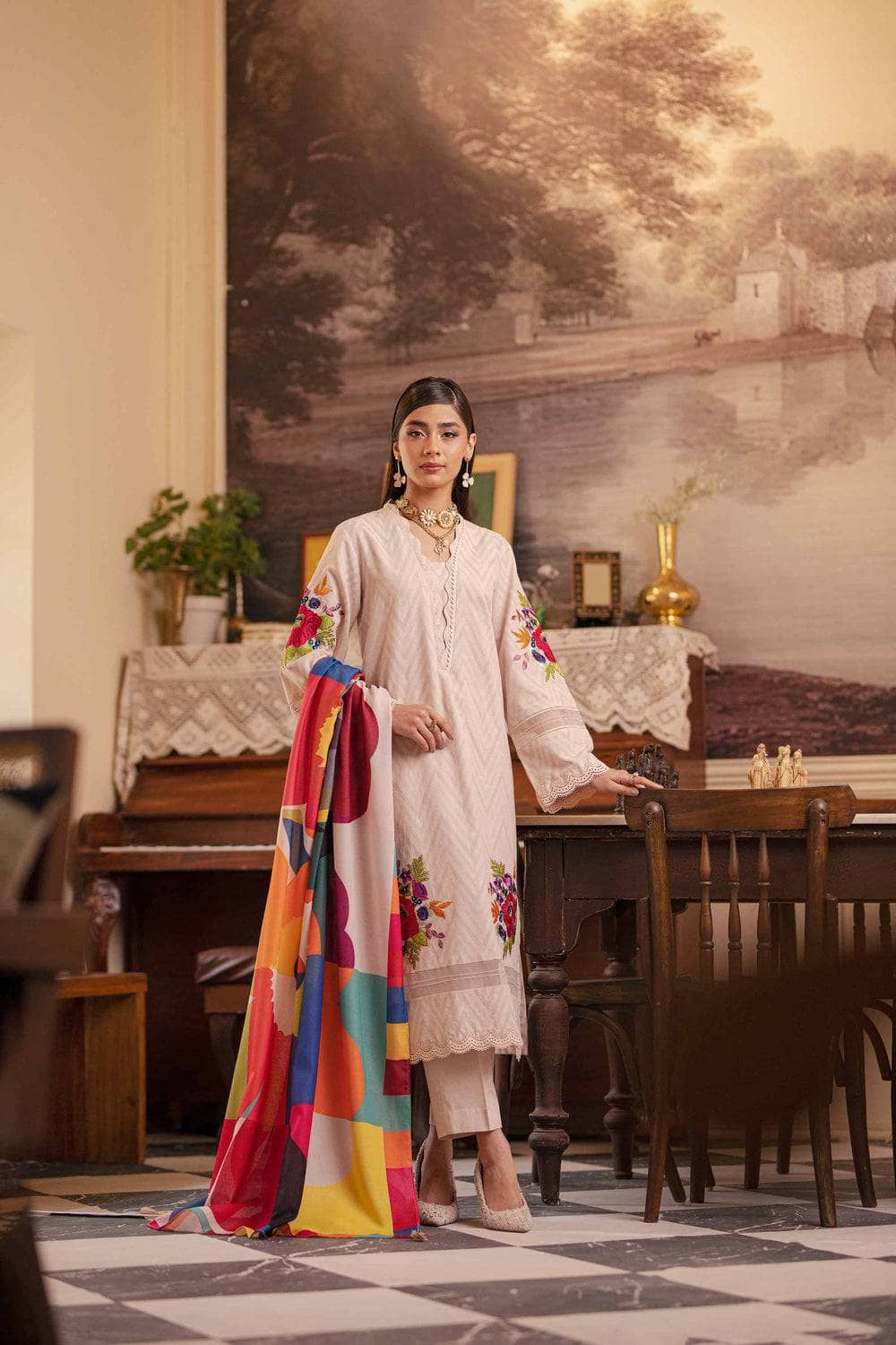 img_nishat_winter_23_awwal_boutique