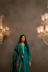 img_nishat_winter_23_awwal_boutique