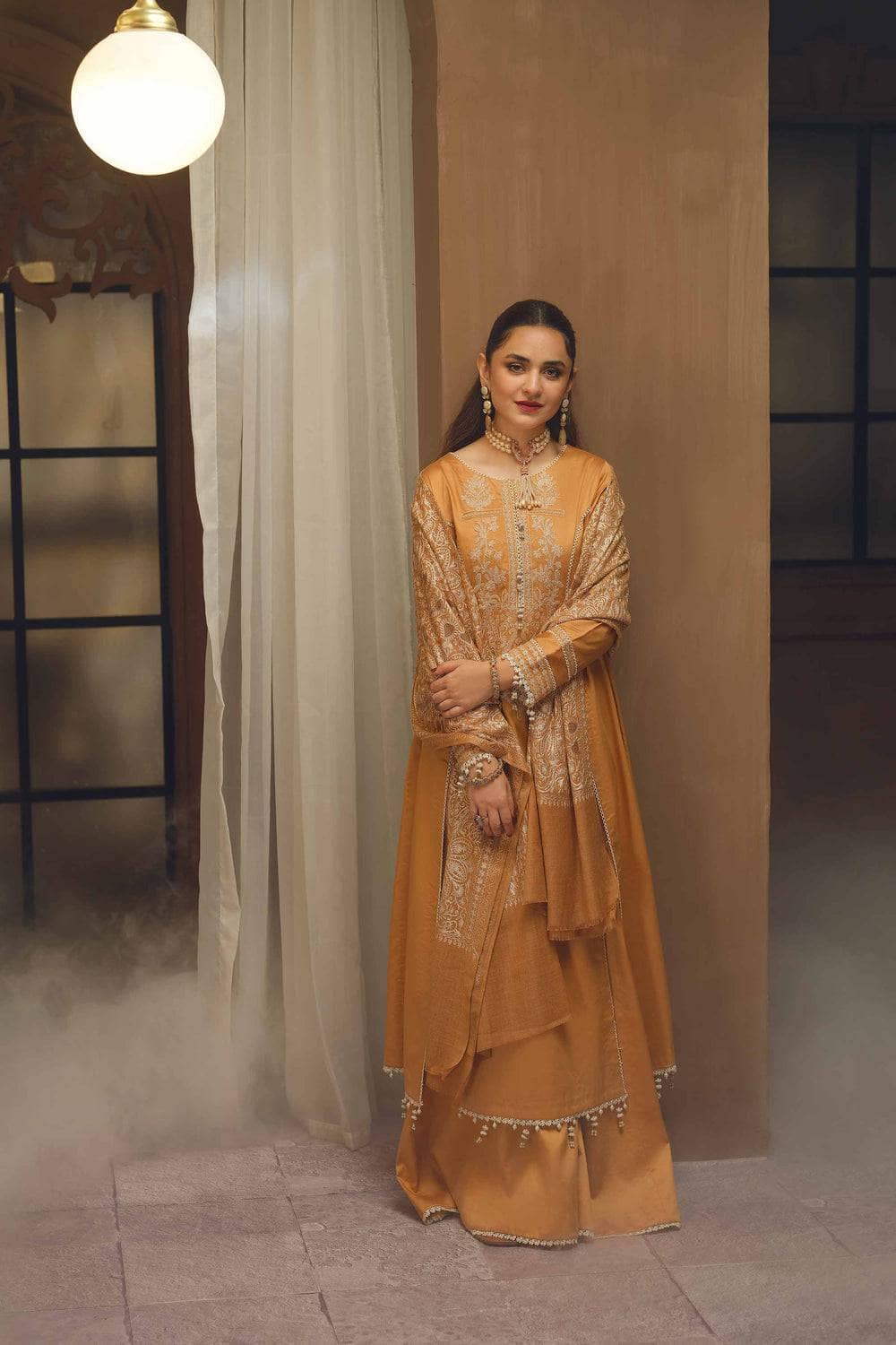 img_nishat_winter_23_awwal_boutique