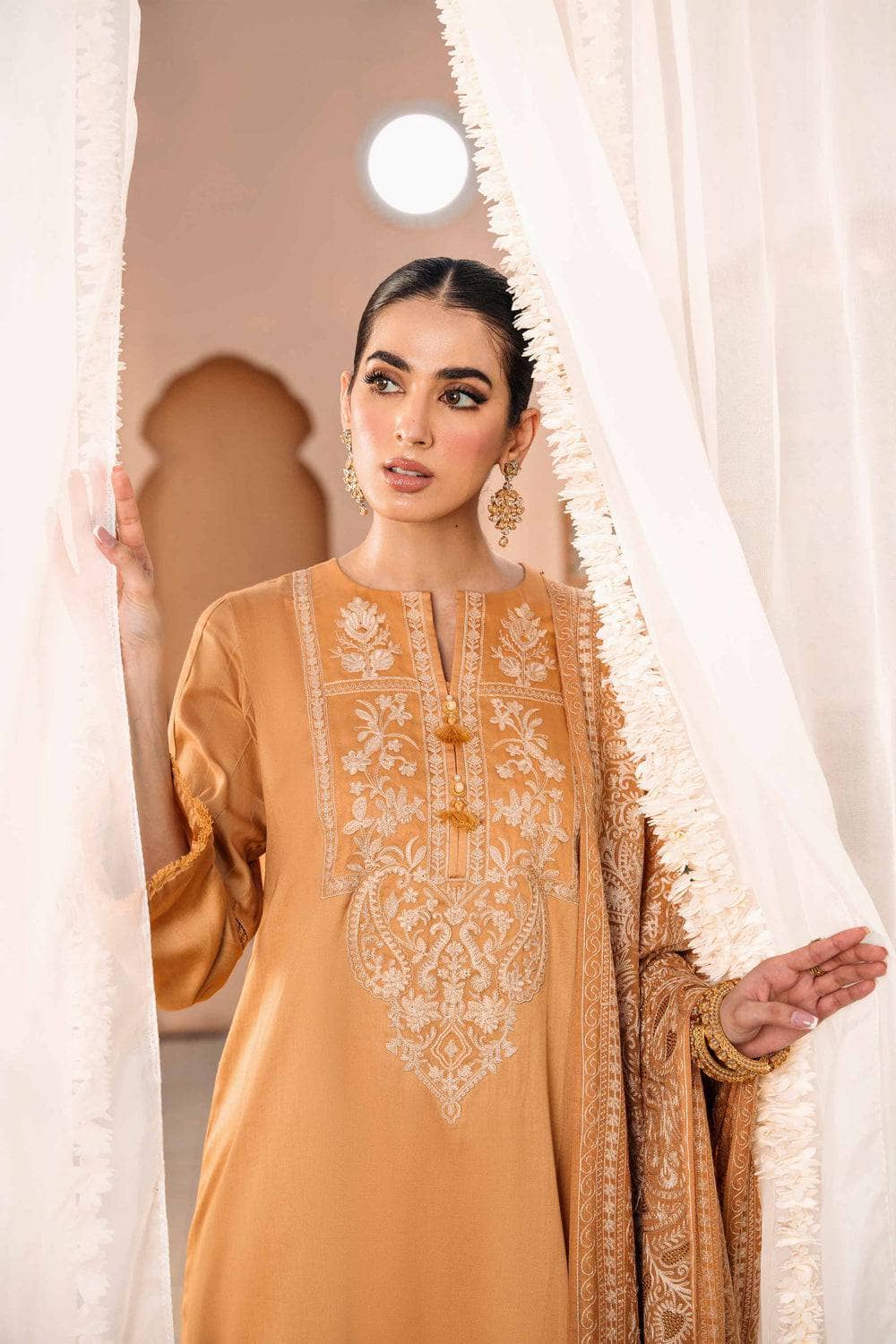 img_nishat_winter_23_awwal_boutique
