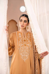 img_nishat_winter_23_awwal_boutique