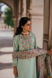 img_nishat_winter_23_awwal_boutique