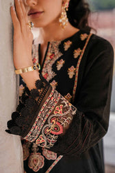 img_nishat_winter_23_awwal_boutique