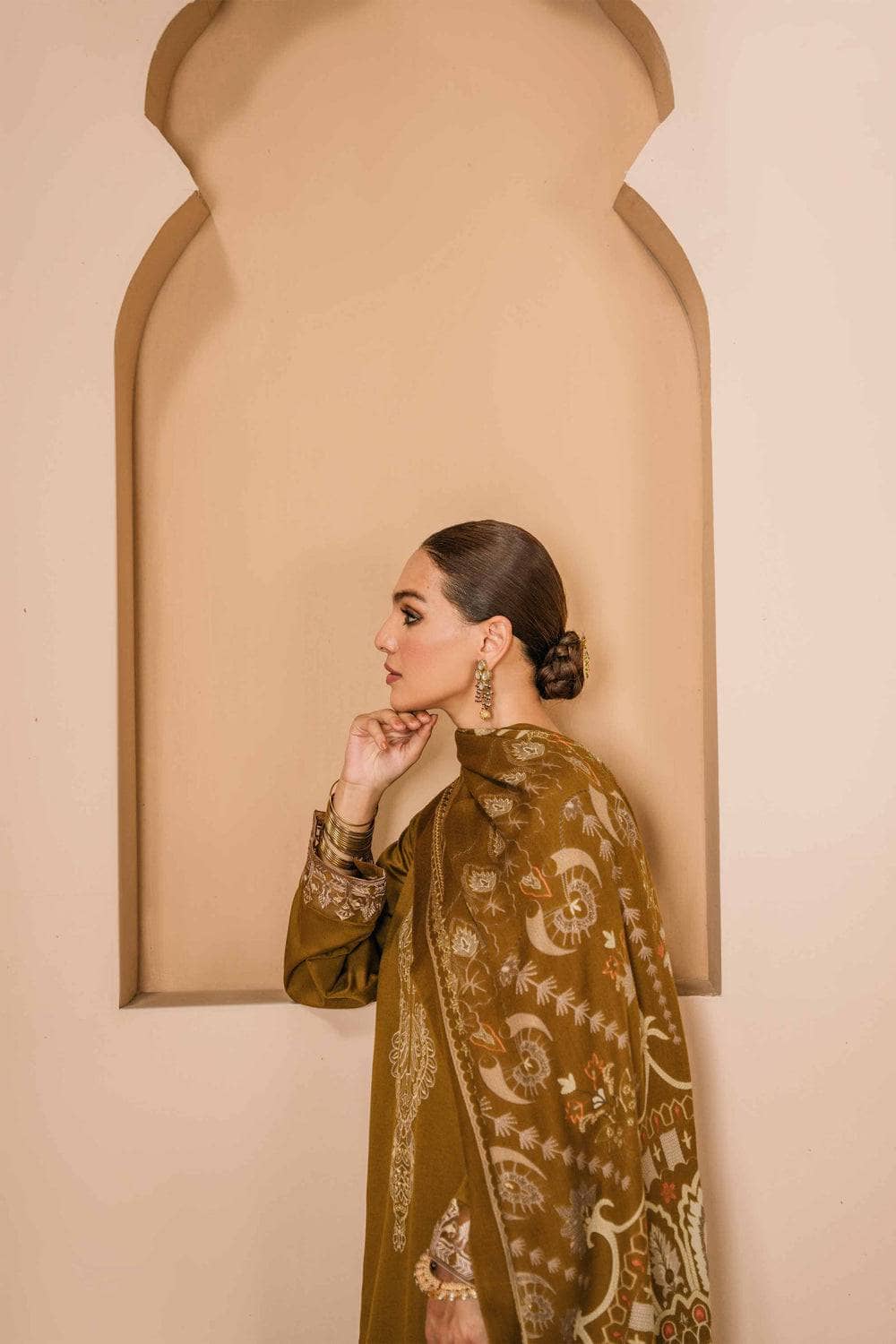 img_nishat_winter_23_awwal_boutique
