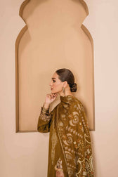 img_nishat_winter_23_awwal_boutique