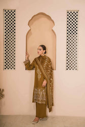 img_nishat_winter_23_awwal_boutique