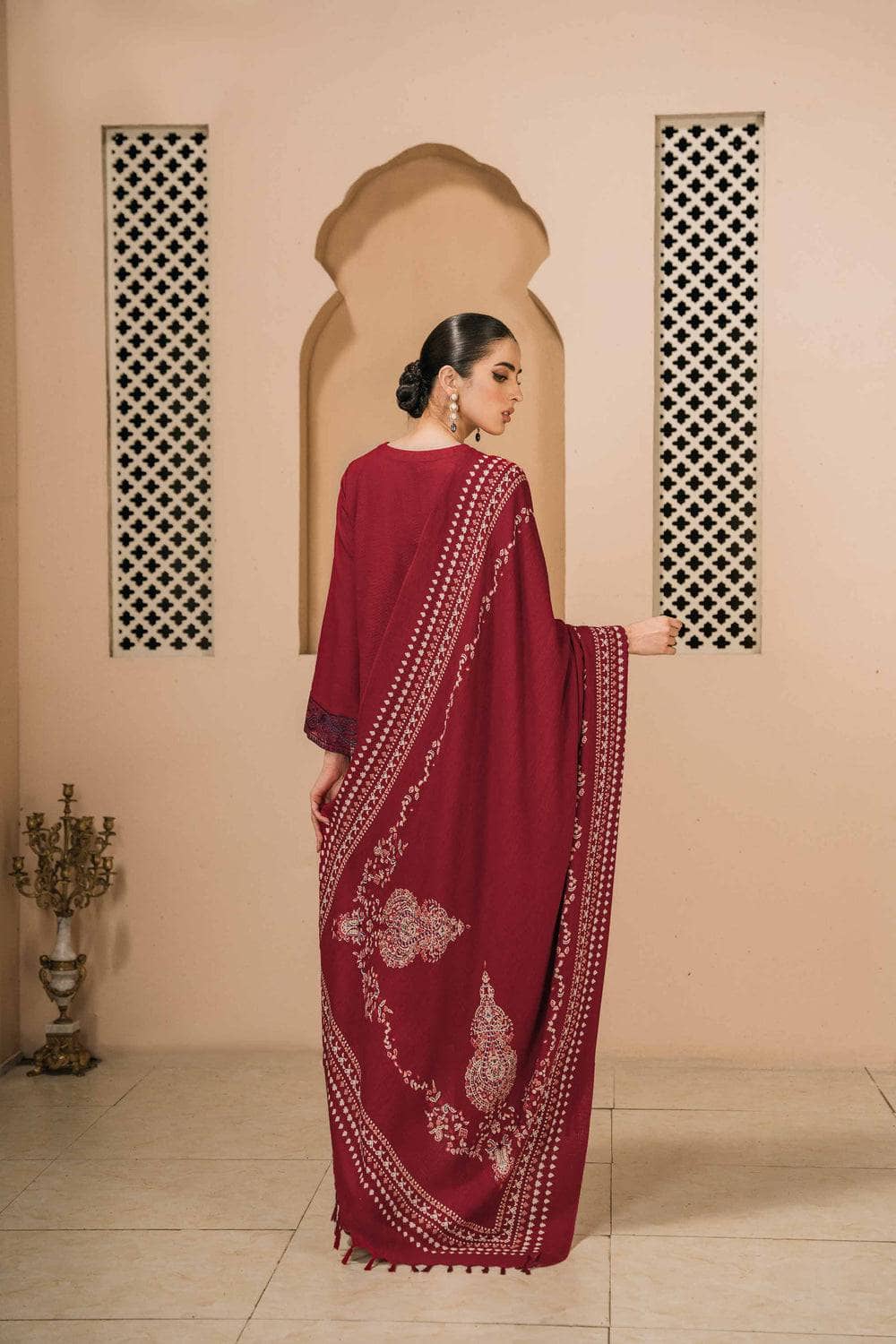 img_nishat_winter_23_awwal_boutique