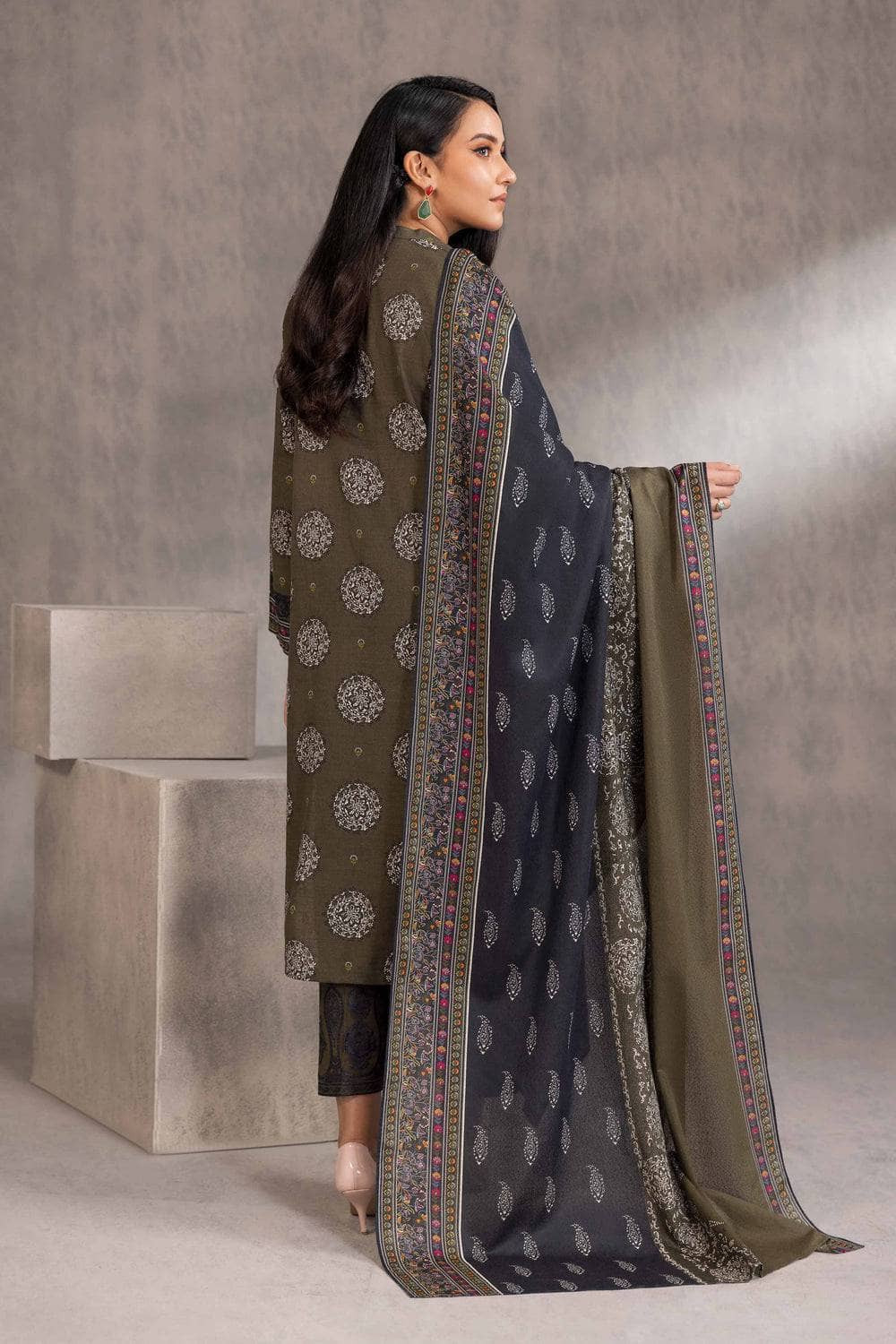 img_nishat_linen_awwal_boutique
