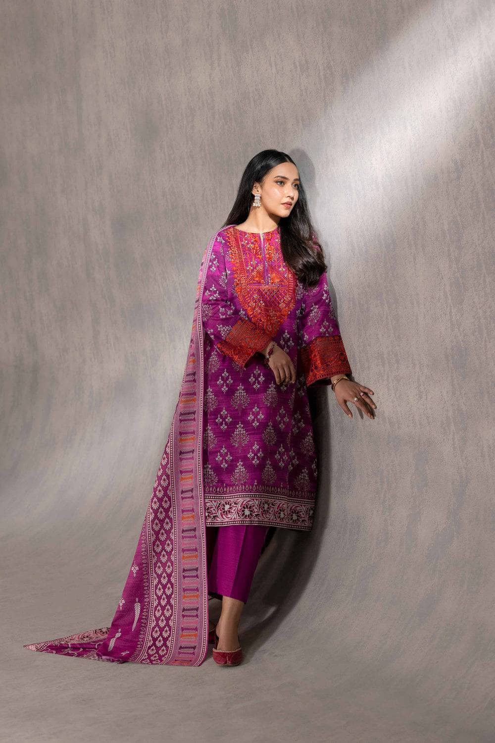 img_nishat_linen_awwal_boutique