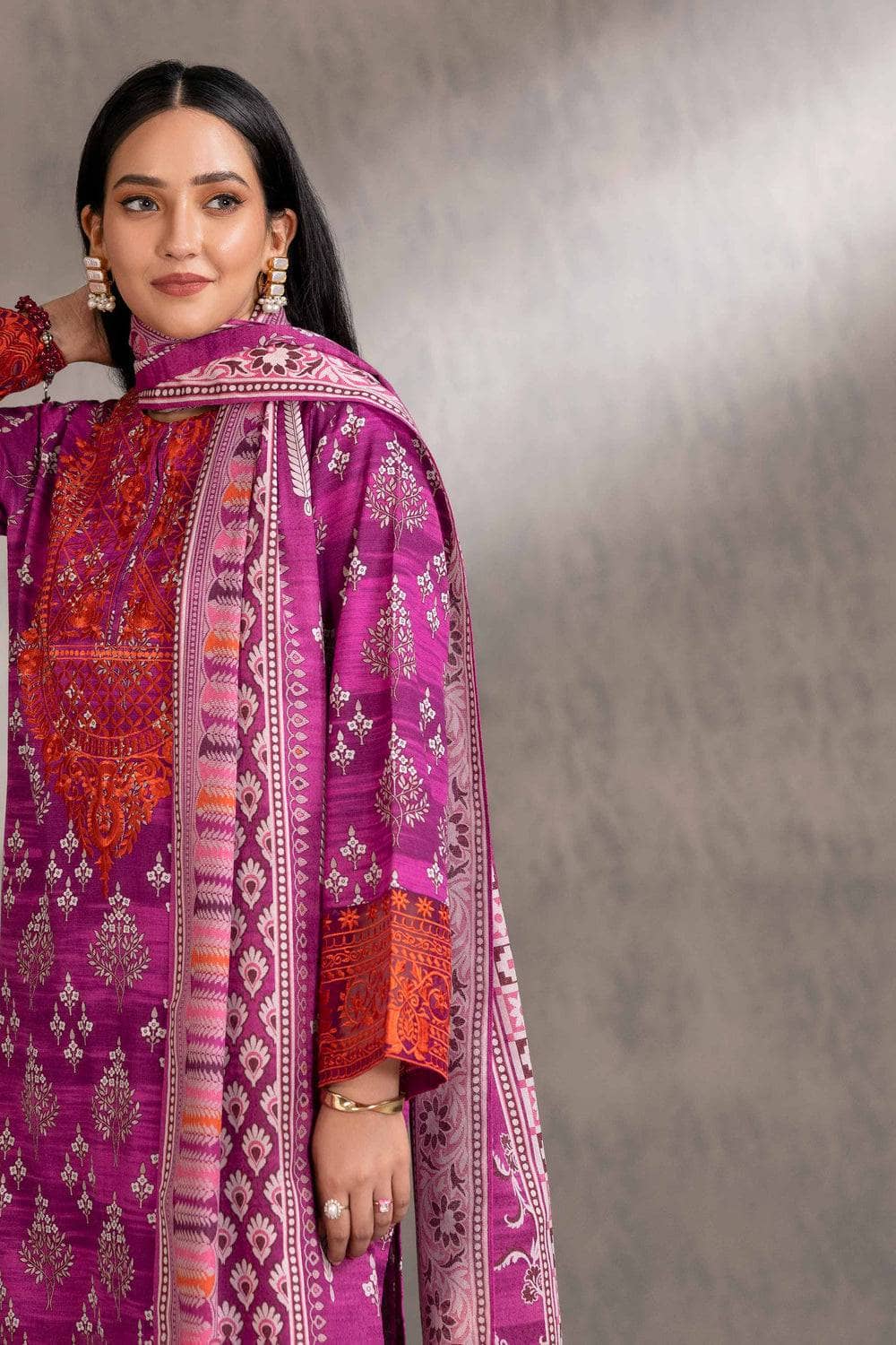 img_nishat_linen_awwal_boutique