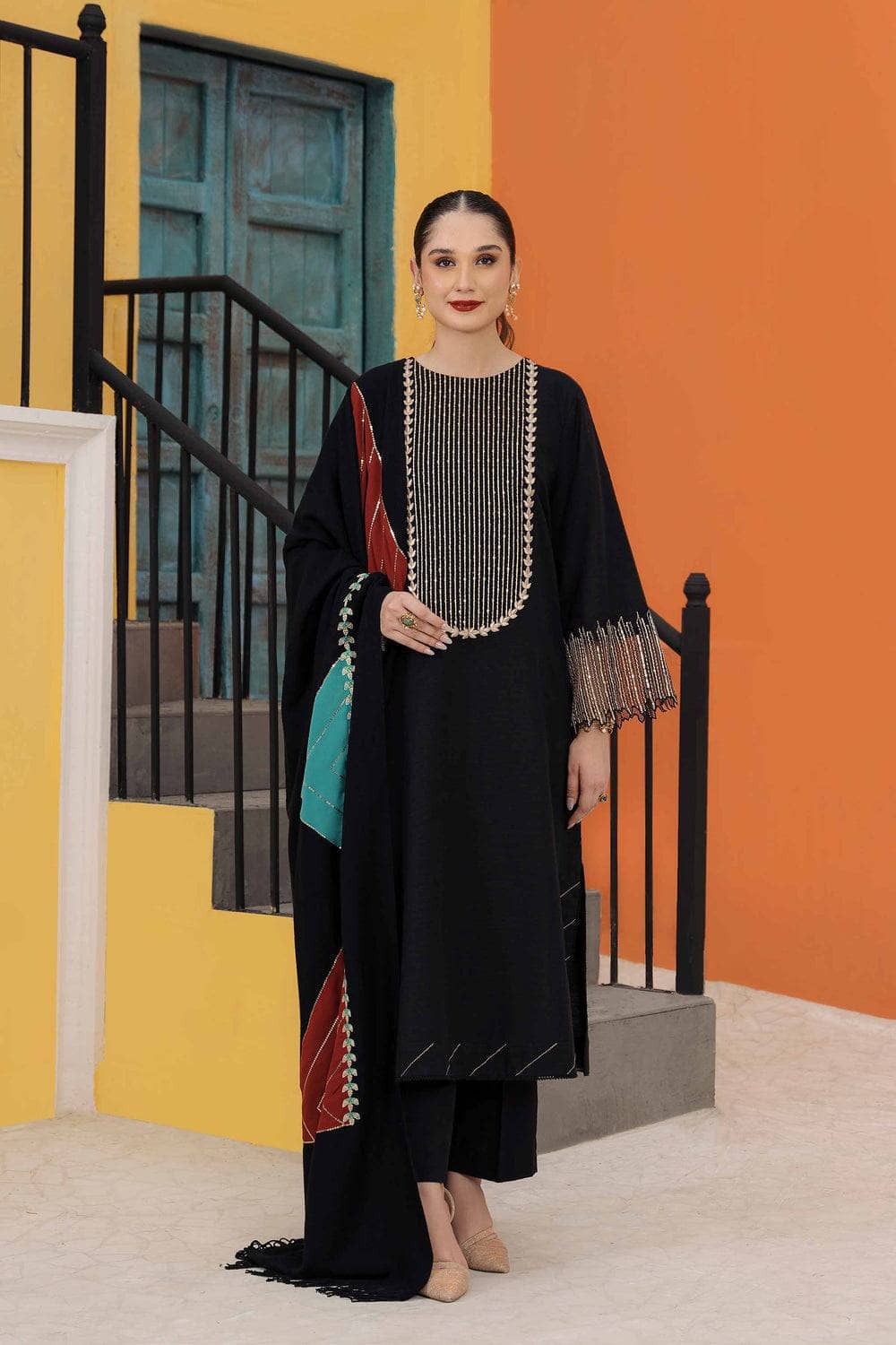 img_nishat_winter_23_awwal_boutique