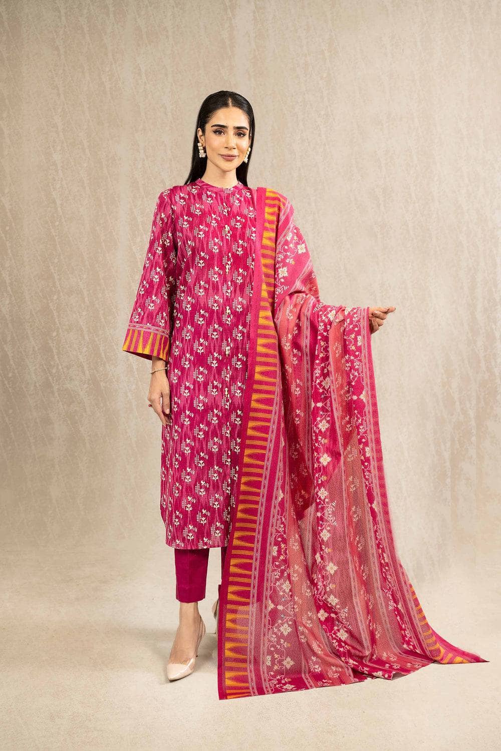 img_nishat_winter_23_awwal_boutique