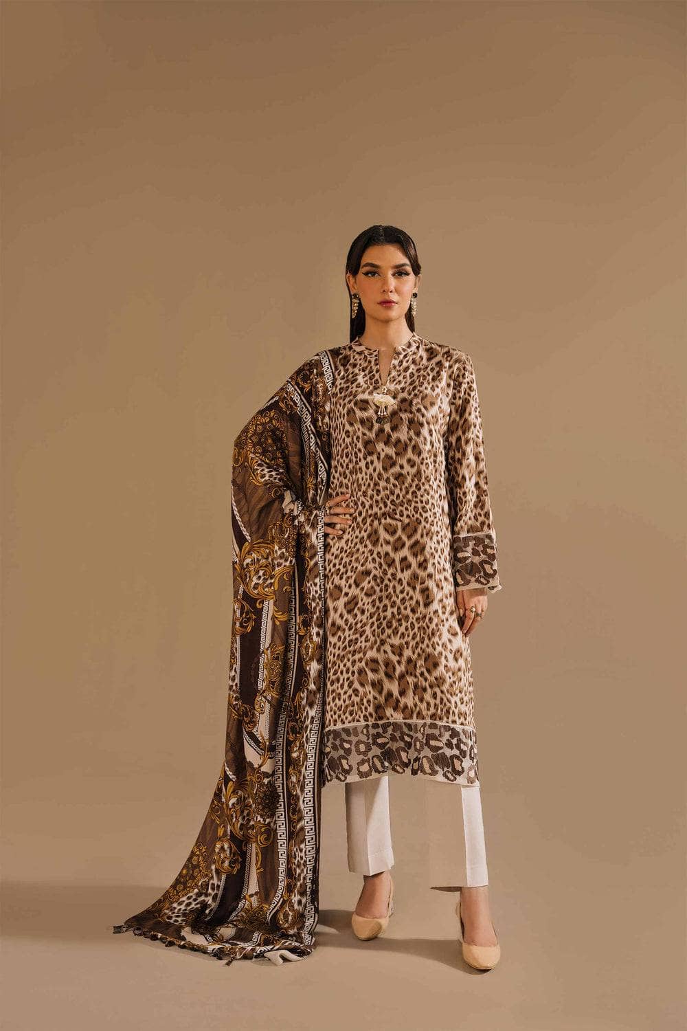 img_nishat_winter_23_awwal_boutique