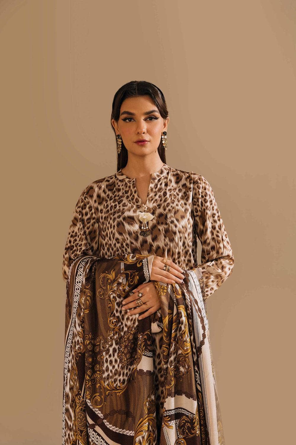 img_nishat_winter_23_awwal_boutique