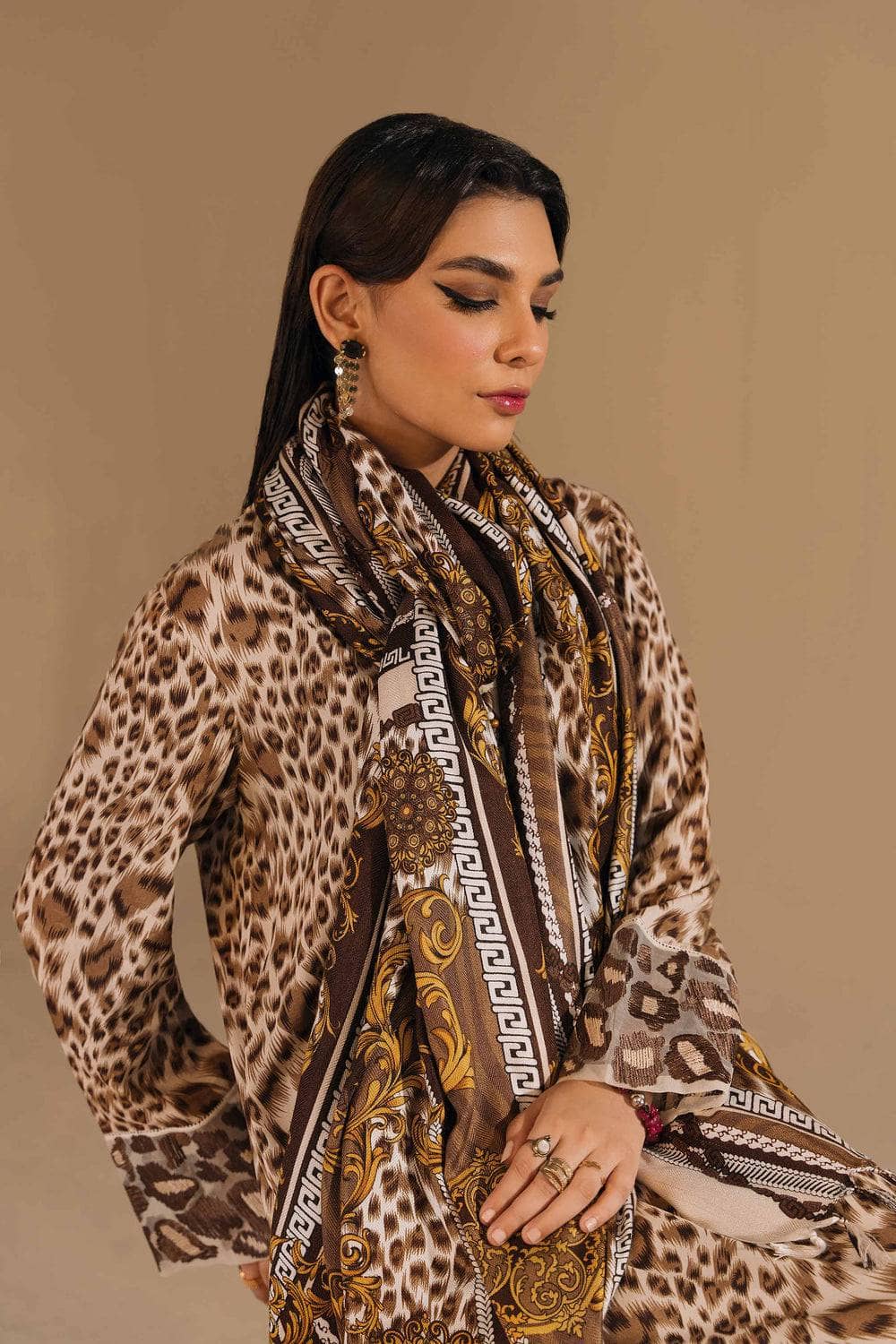 img_nishat_winter_23_awwal_boutique