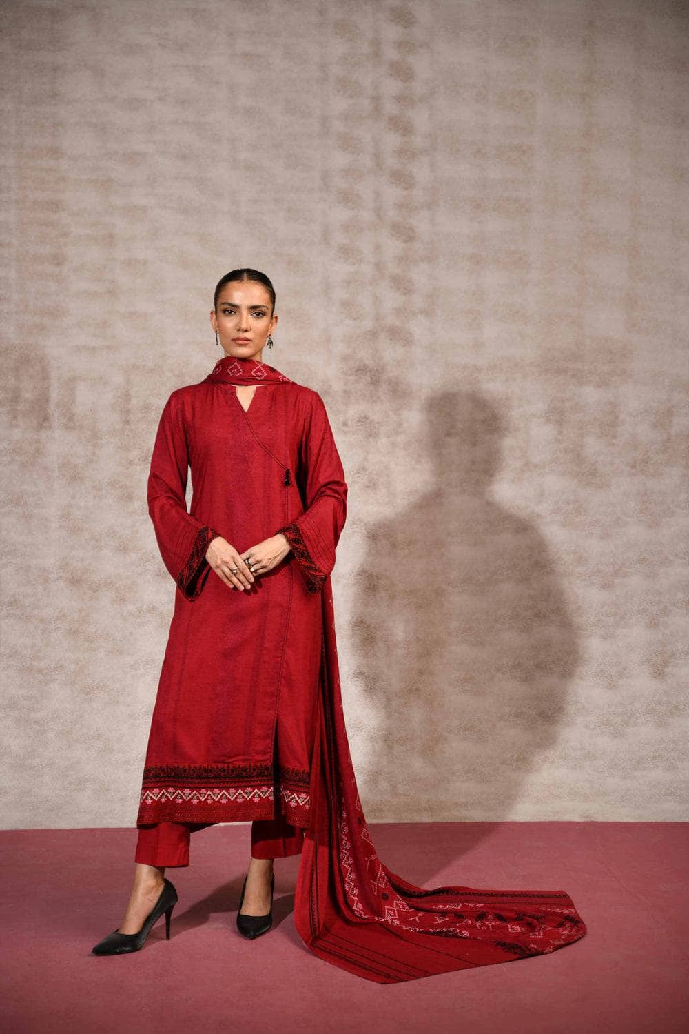 img_nishat_linen_awwal_boutique