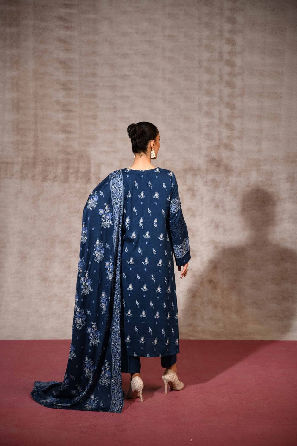 img_nishat_linen_awwal_boutique