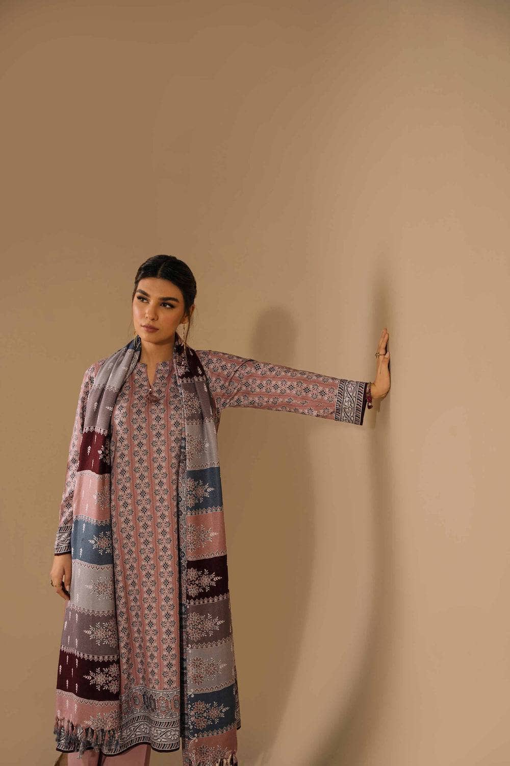 img_nishat_linen_awwal_boutique