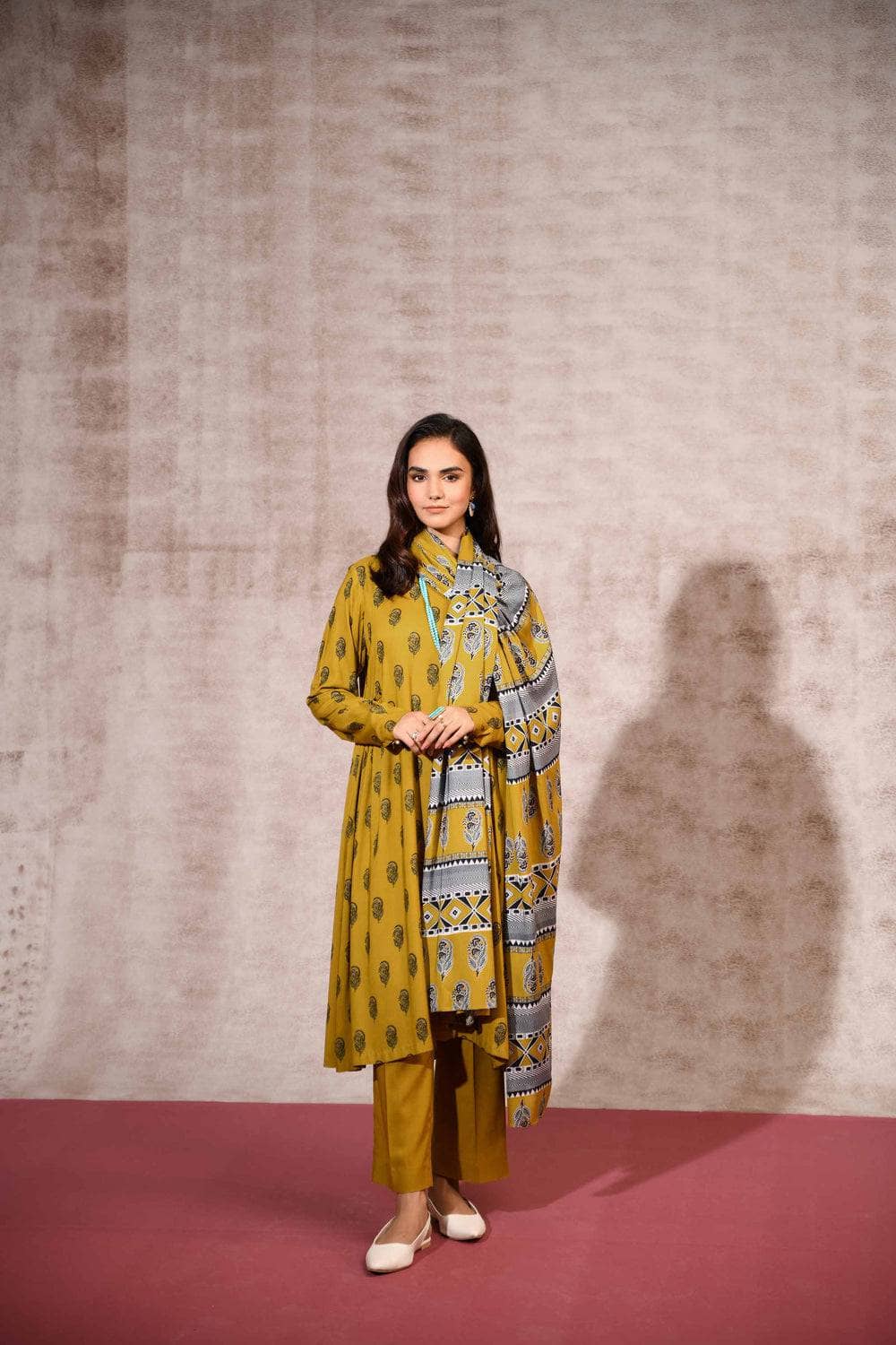 img_nishat_linen_awwal_boutique
