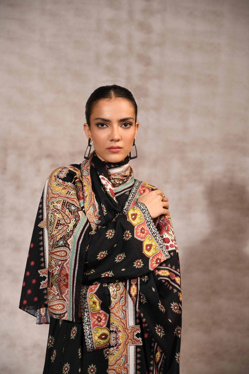 img_nishat_linen_awwal_boutique