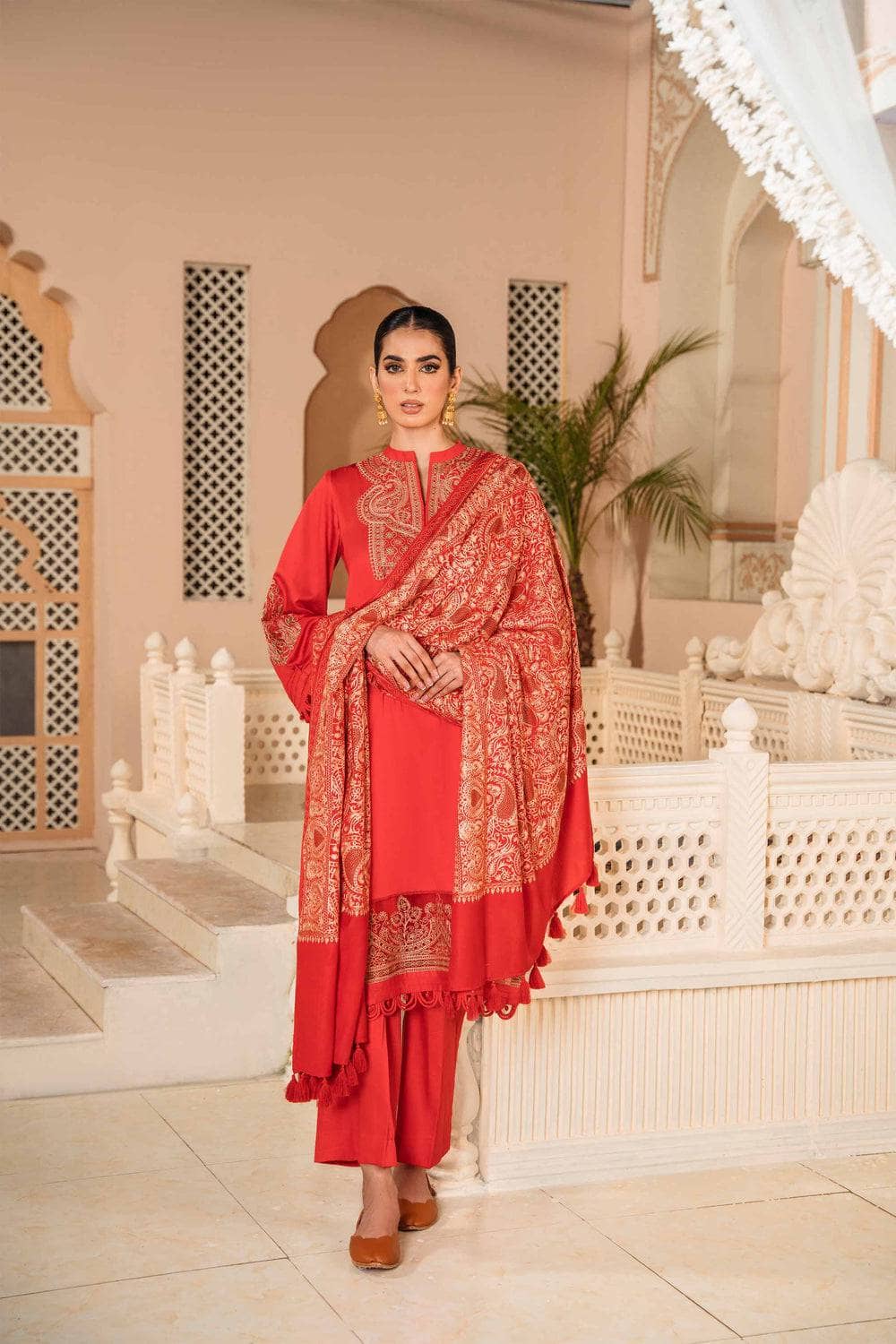 img_nishat_winter_23_awwal_boutique