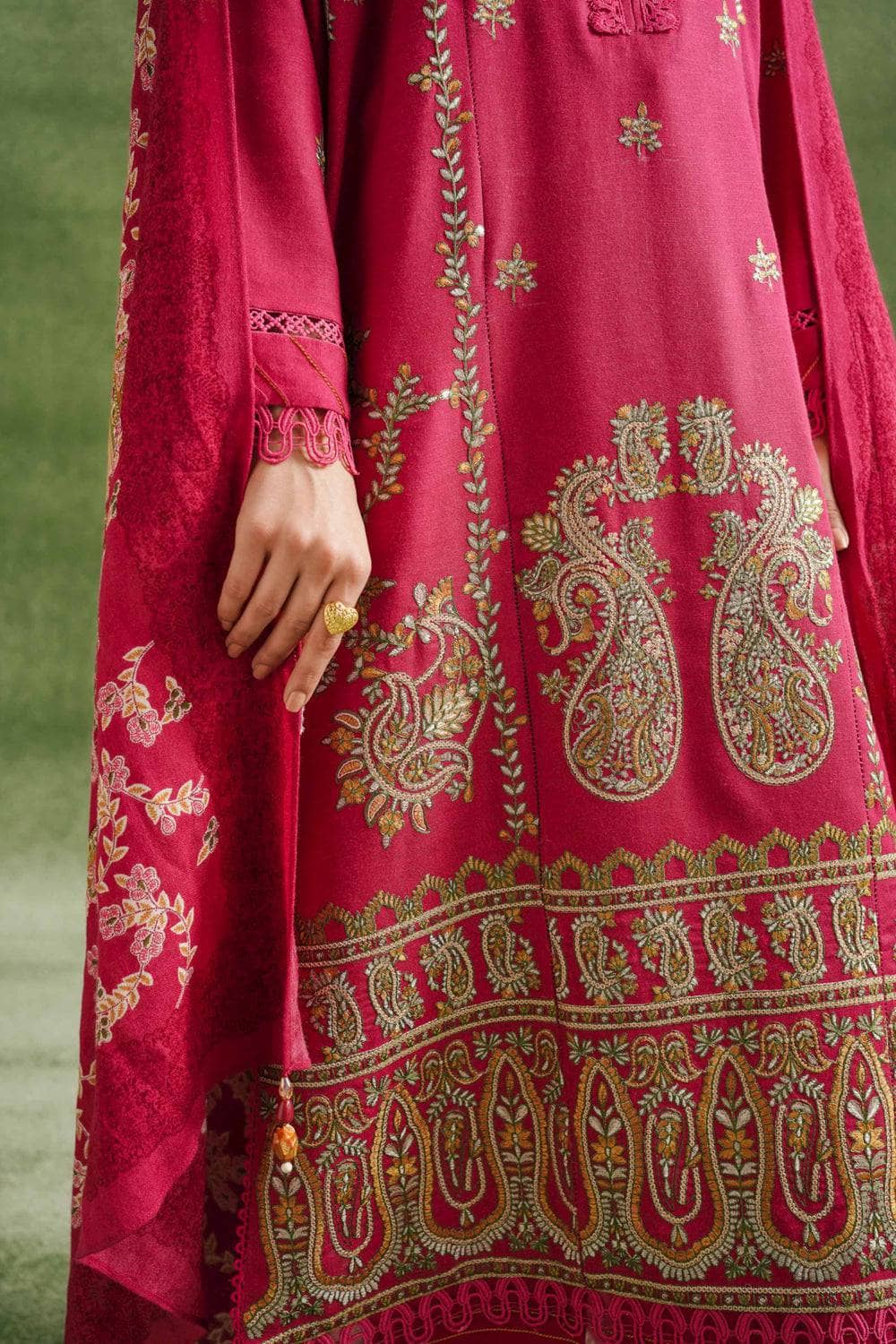 img_nishat_winter_24_awwal_boutique