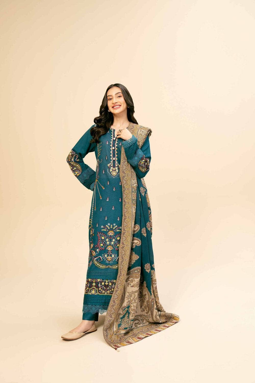 img_nishat_winter_24_awwal_boutique