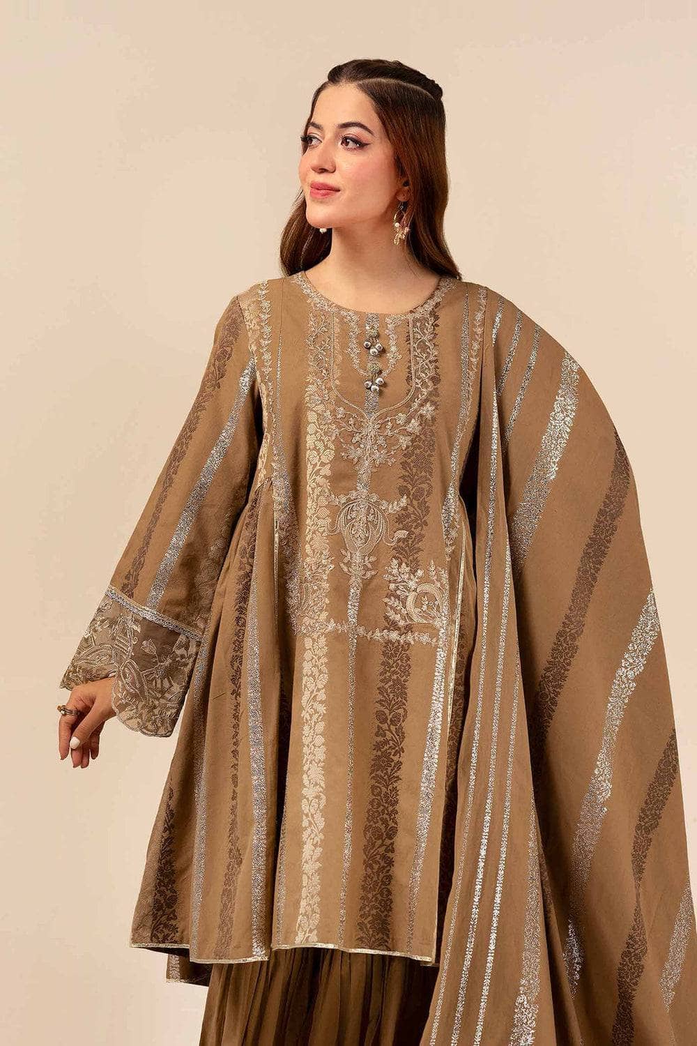 Nishat Winter 24/Jacquard Embroidered Suit - 42404376