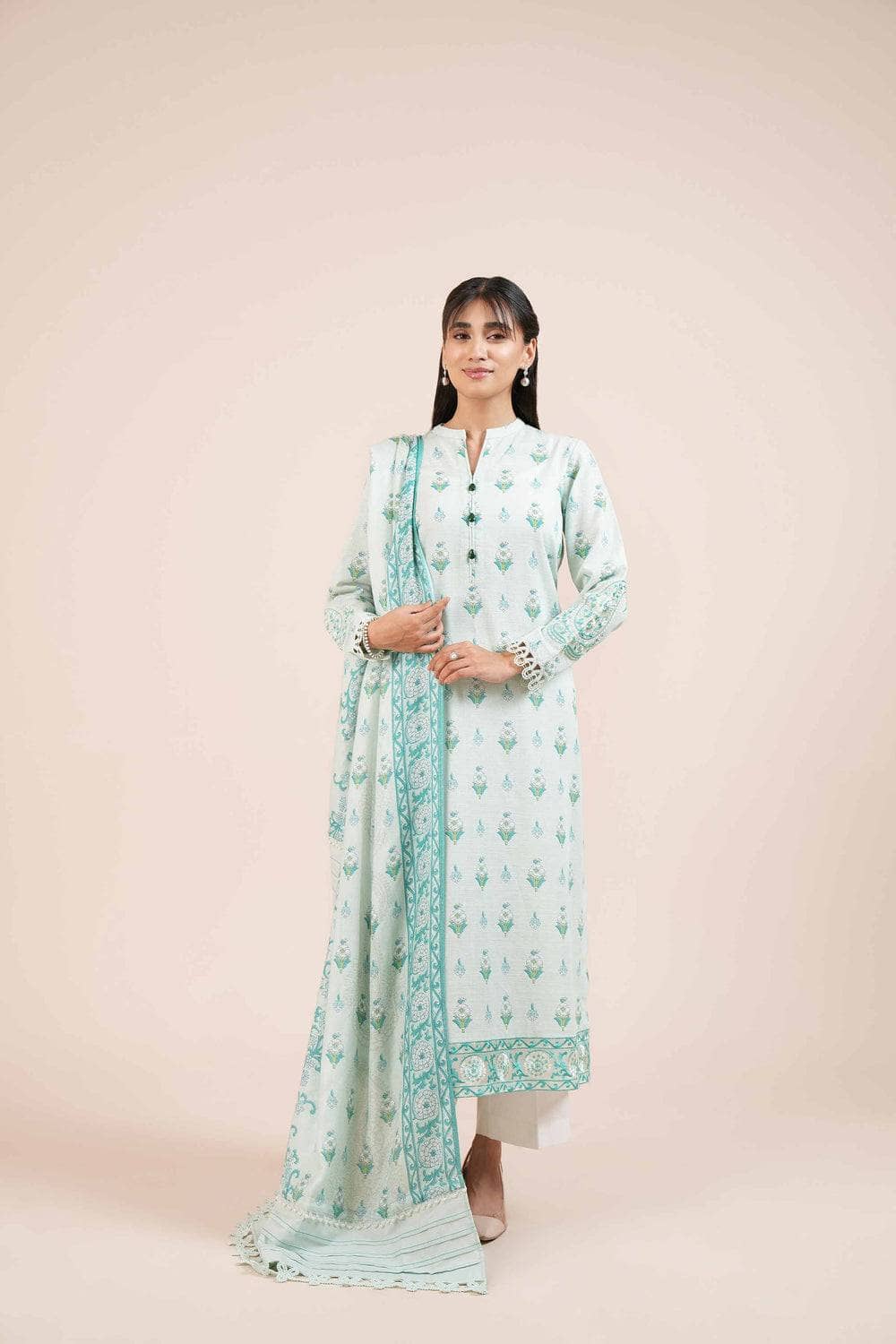 img_nishat_winter_24_awwal_boutique
