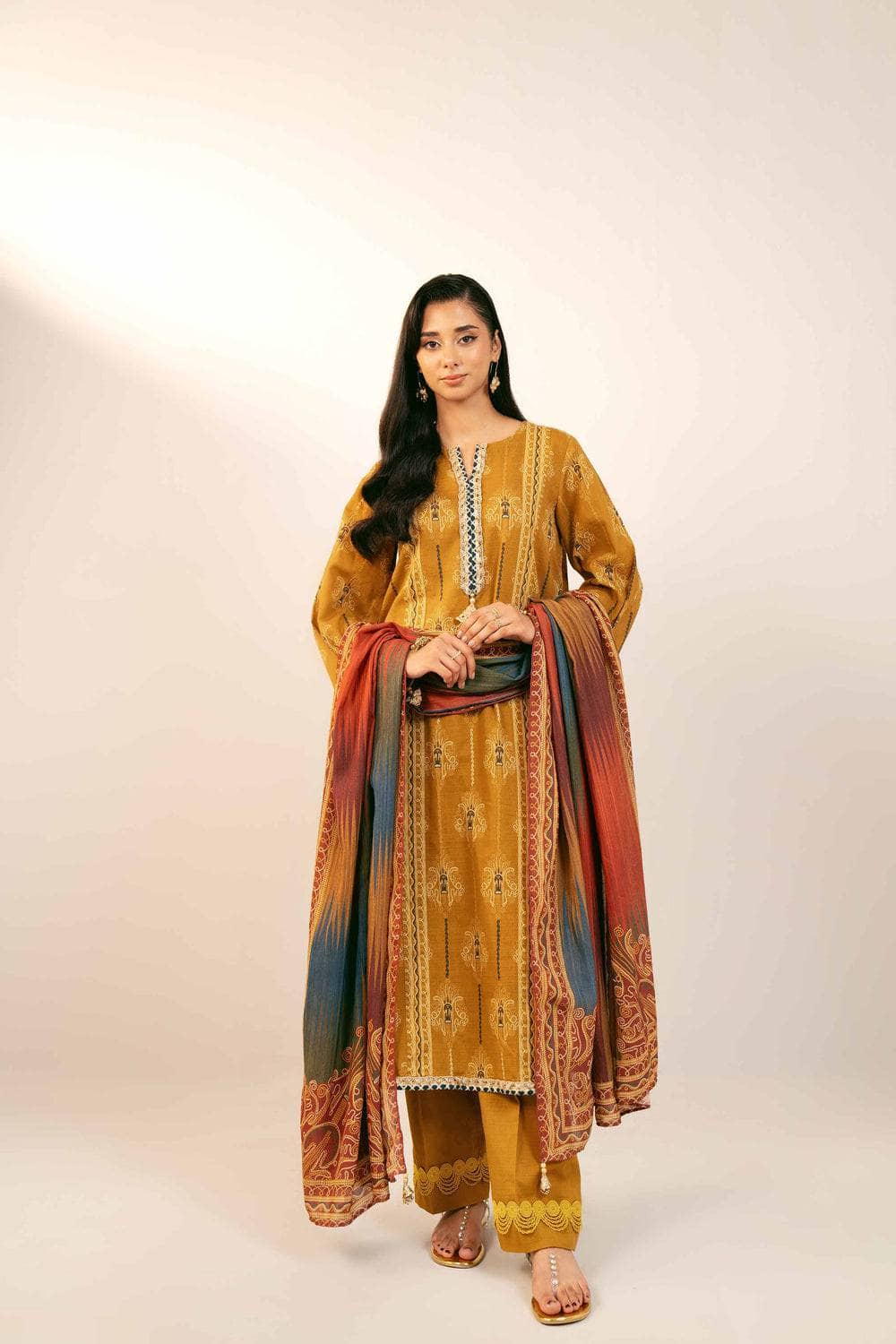 img_nishat_winter_24_awwal_boutique
