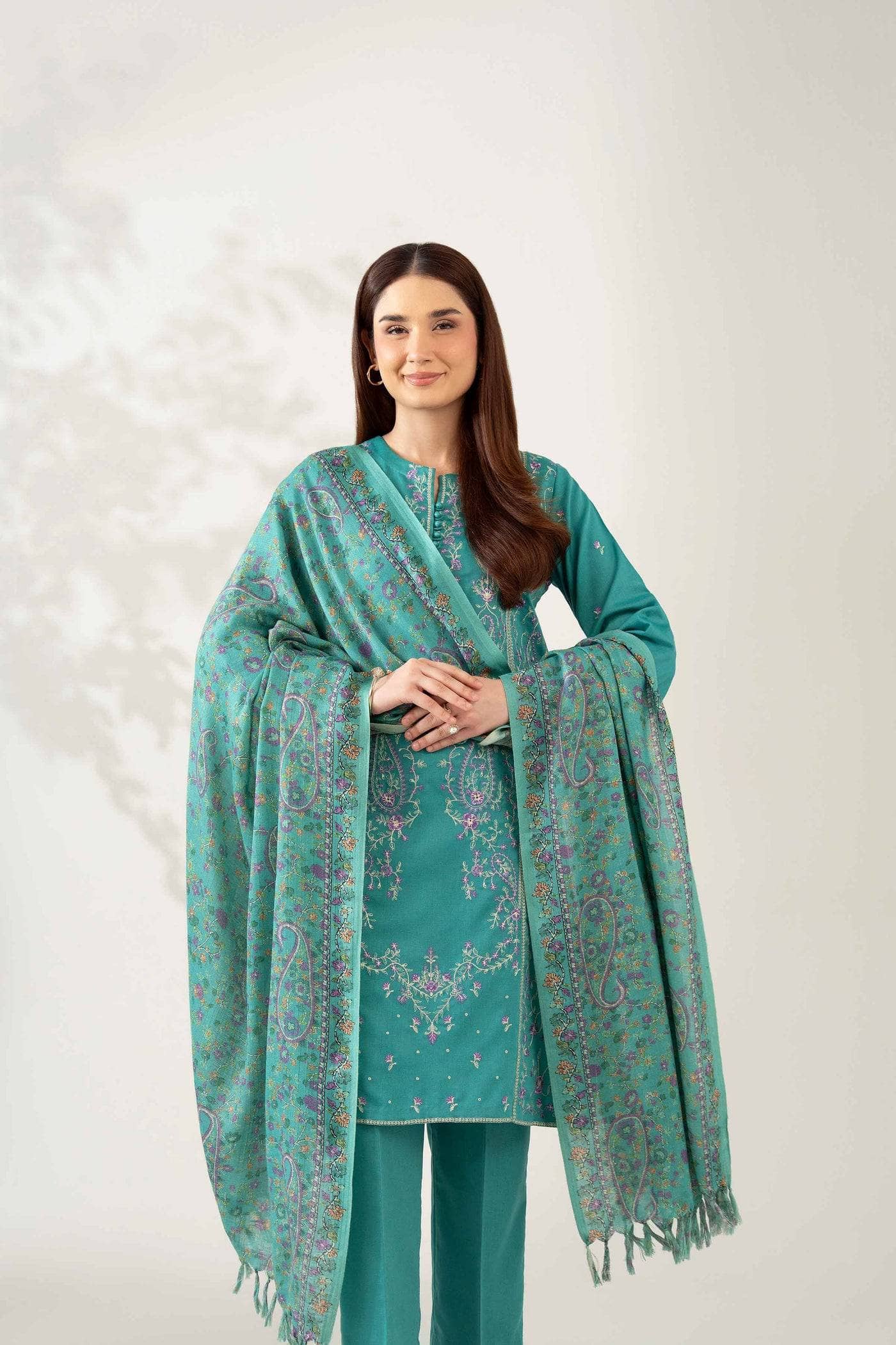 Nishat Winter 25/Digital Printed Embroidered Suit - 42502303/Karandi