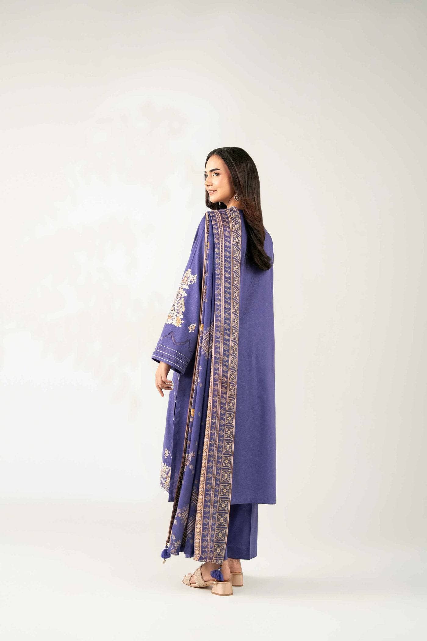 Nishat Winter 25/Digital Printed Embroidered Suit - 42502703/Karandi