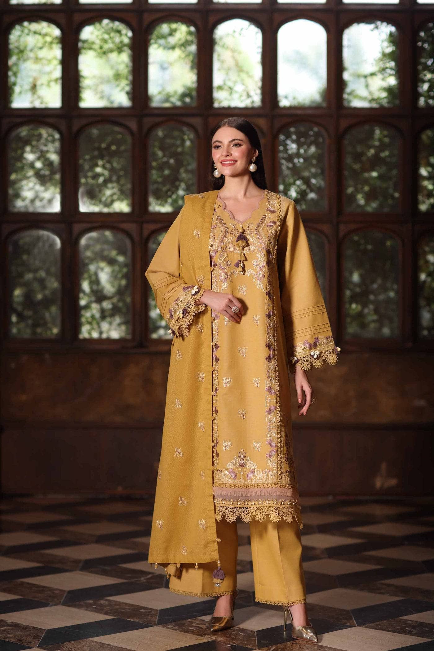 img_nishat_winter_25_awwal_boutique