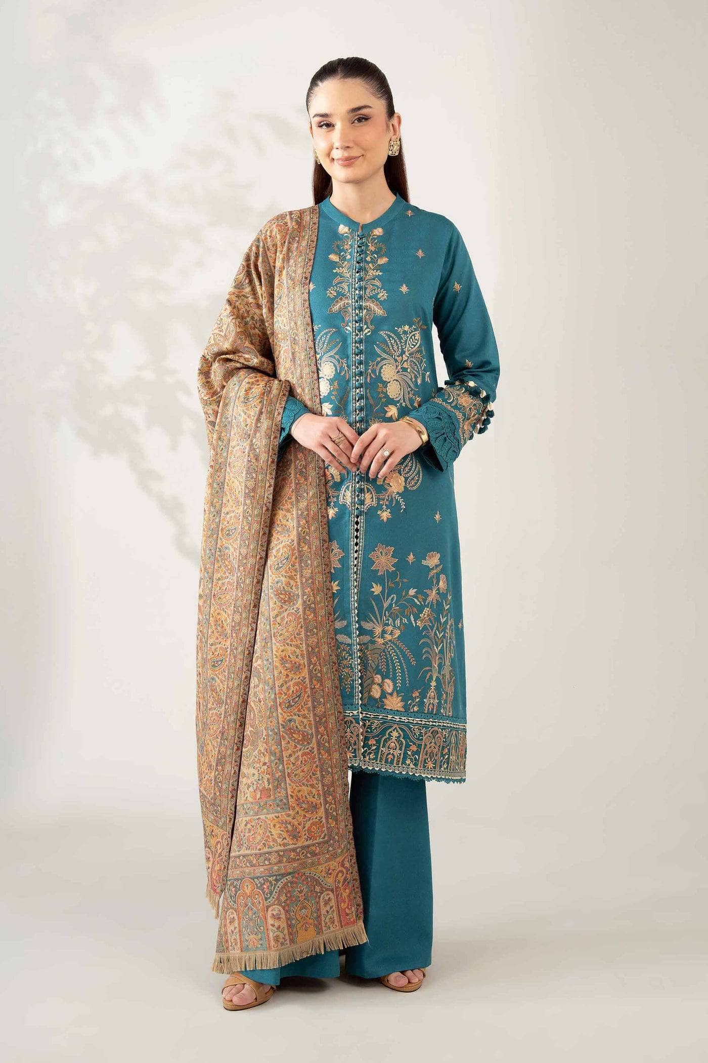 img_nishat_winter_25_awwal_boutique