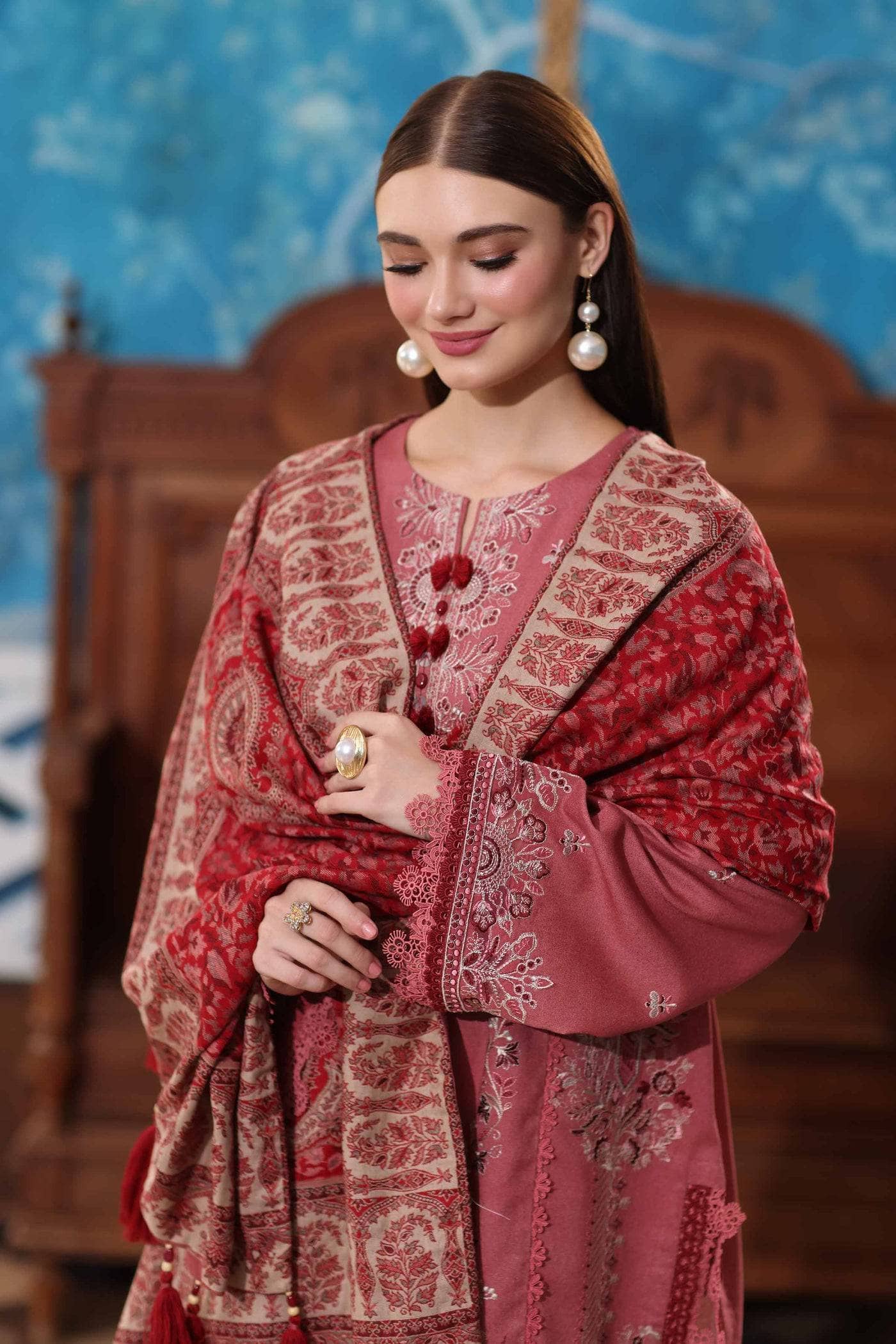 Nishat Winter 25/Embroidered Suit - 42502722/Karandi